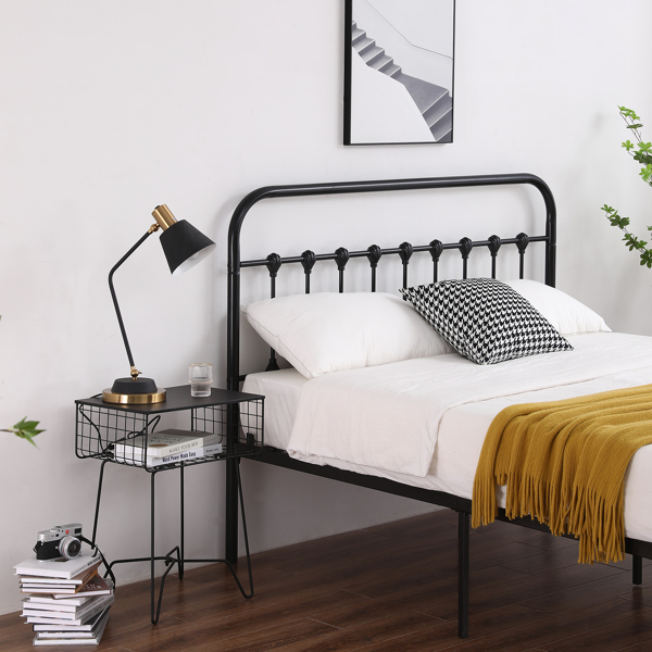 Single-Layer Curved Frame Bed Head and Foot Tube with Shell Decoration Queen Black Iron Bed