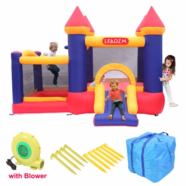  The inflatable castle is becoming more and more popular with children