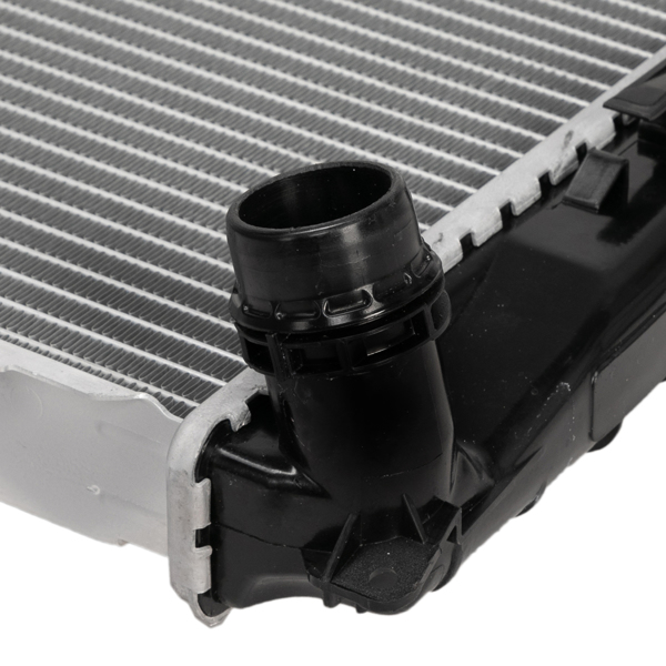 Radiator for  335xi 135i Z4 335is 335i xDrive 2013-2015 X1 2013 135is 3.2L