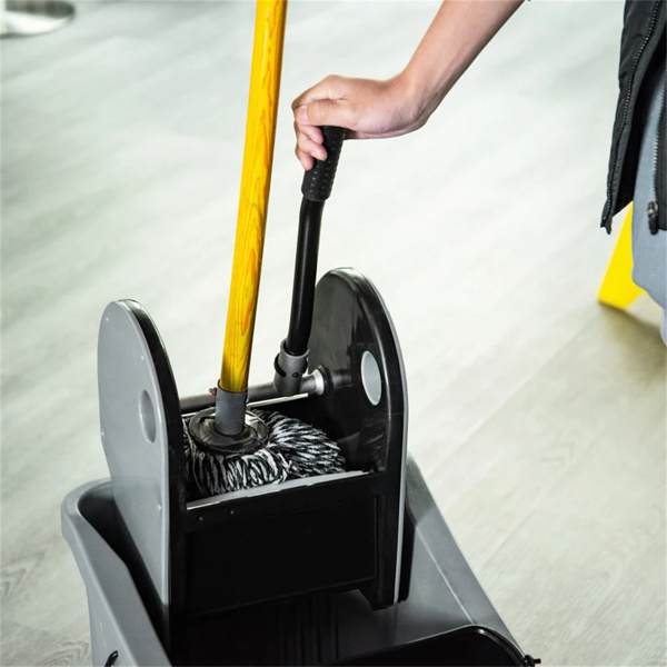 Large Cleaning bucket with wheels 