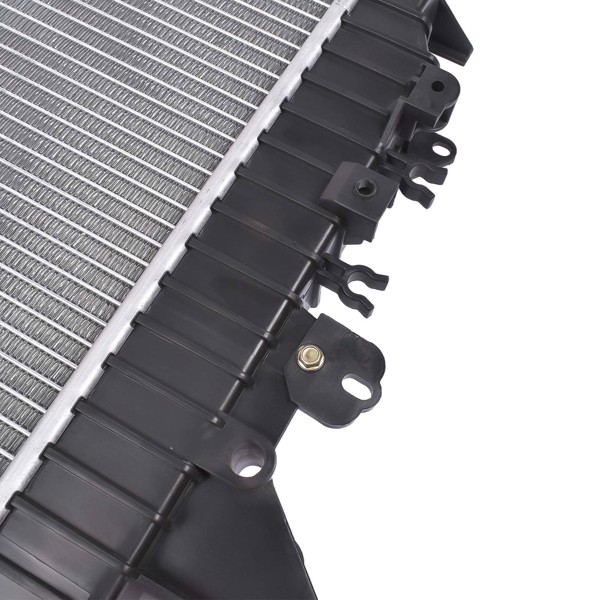 Aluminum Radiator LR021777 for Land Rover LR3 4.0L 4.4L 2005-2009 PCC500040