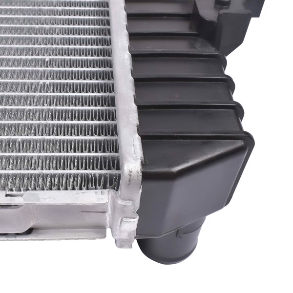 Aluminum Radiator LR021777 for Land Rover LR3 4.0L 4.4L 2005-2009 PCC500040