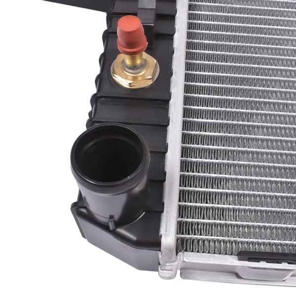 Aluminum Radiator LR021777 for Land Rover LR3 4.0L 4.4L 2005-2009 PCC500040