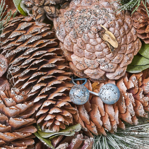 PINE CONE WREATH 