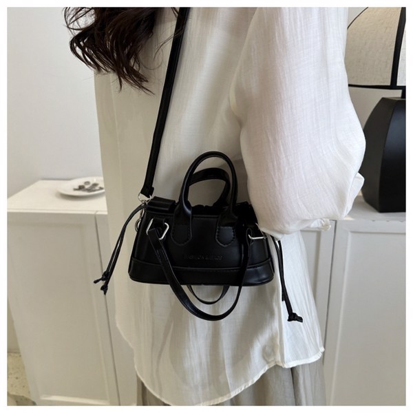 Shoulder Bag For Women Top handle bag, women's shoulder bag, minimalist handbag, women's shoulder bag, Black