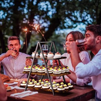 Paper cupcake rack, wooden 3-layer dessert rack, dessert table display set, can accommodate 50 paper cupcakes, suitable for family gatherings, size 17.5 X 8.74 X 15.75 inches (3-layer retro color)