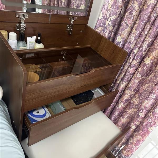 (Walnut) 3 in 1 Vanity Desk with Plip Top Mirror,Small Make Up Vanity Set with Visible Glass Desktop,Compact Makeup Vanity with 3 Drawers,Cushioned Tool,Dressing Table for Bedroom