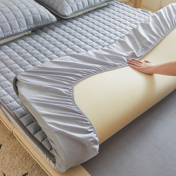 (Cream white 150cm*200cm) Cotton-Padded Waterproof Mattress Protector, Dust-Proof Bed Cover (Without Pillow and Core). Soft, Comfortable Solid Color Bedding Sheet for Bedroom, Guest Room. (Maybe YunEx