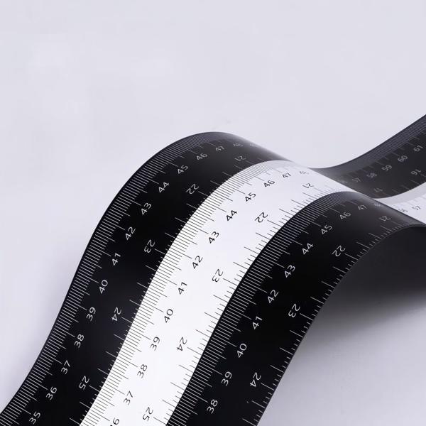 The magnetic soft rubber frame ruler set can be used for measurement, serve as border decoration, and supports free cutting and moving（Logistics uses UniUni）