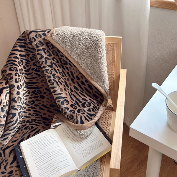 北欧双层毛毯加厚保暖冬季羊羔绒珊瑚绒毯子沙发小号午睡毯 北欧盖毯-豹纹 150*200CM左右-1