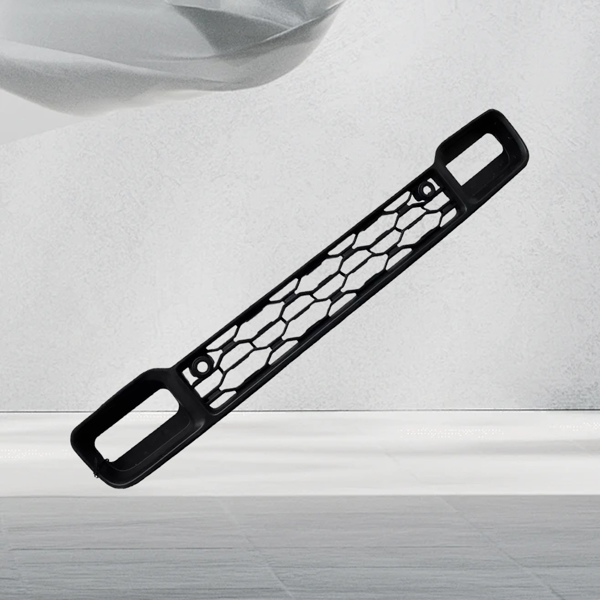 适用于 2019-2024 款 RAM 2500 3500 的前下格栅，带传感器孔 68384294AA-2