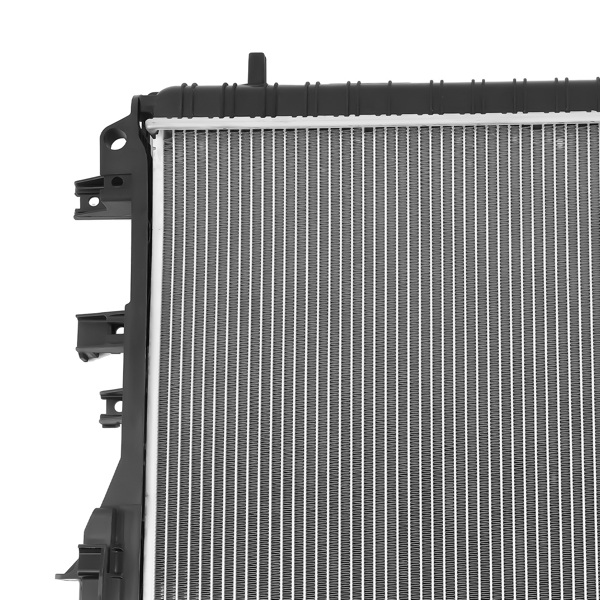 适用于雪佛兰科罗拉多/GMC Canyon 3.6L V6 2017-2022款的散热器 84671373-3