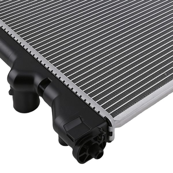 适用于丰田凯美瑞/亚洲龙混合动力车型（2018-2022款）的铝制散热器 DP13695，也适用于雷克萨斯2.5L发动机-6