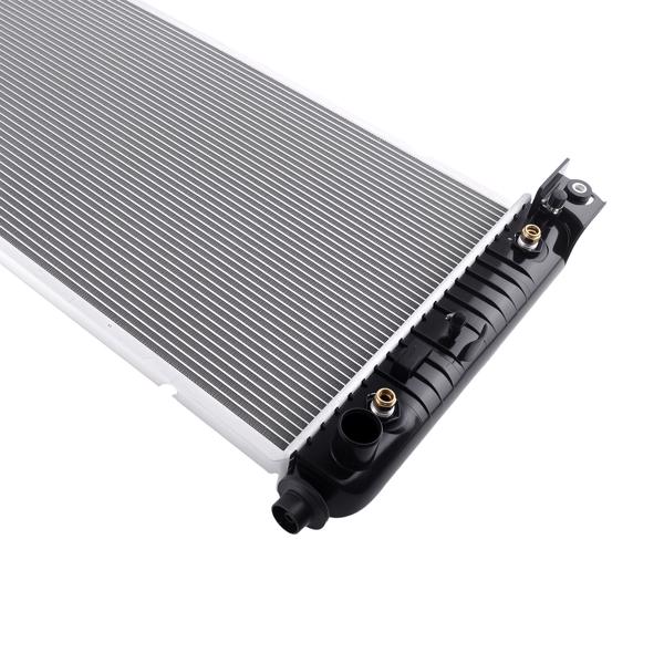 适用于凯迪拉克凯雷德、雪佛兰雪崩、GMC Yukon XL、Denali、雪佛兰Tahoe 5.3L、6.0L、6.2L 2002-2013款的散热器 RAD2423-5