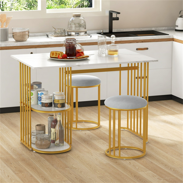 白色和金色餐桌，带人造大理石台面、两层开放式架子和软垫凳子-2