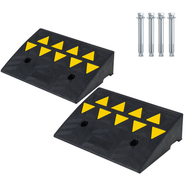 2个重型橡胶路缘坡道，带排水沟和反光条，用于车道-2