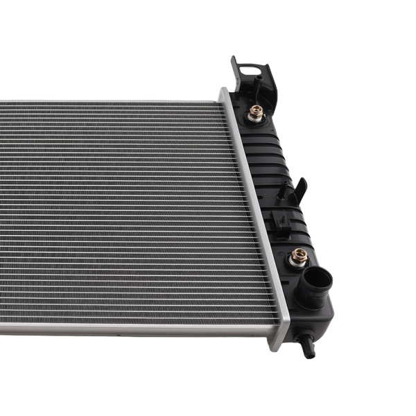 Engine Radiator fit for 1999 - 2004 Chevrolet Silverado 2500 CU2370 15841569 2370-5
