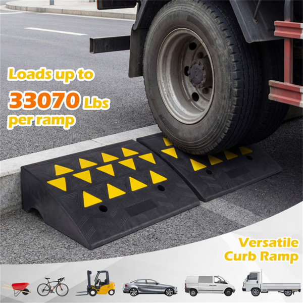 2个重型橡胶路缘坡道，带排水沟和反光条，用于车道-M-4