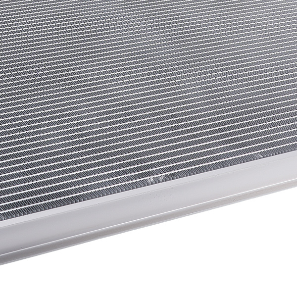 Aluminum Radiator fit for Chevrolet Silverado 2500 3500 GMC Sierra 2001-02 15058682-6