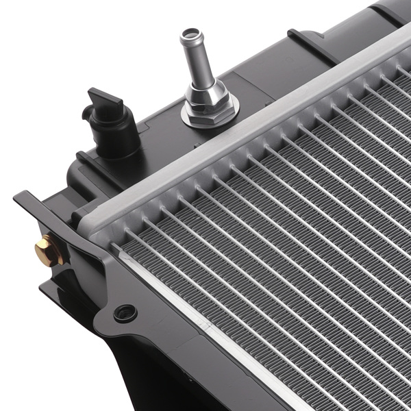 Coolant Radiator Assembly fit for Toyota Tacoma 2.4L 2.7L 3.4L 95-04 Q1778 AT-2