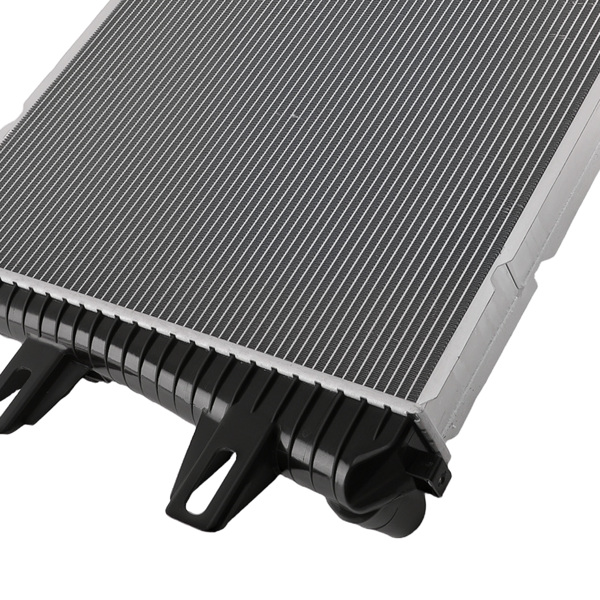 Direct Replacement Radiator fit for Chevy GMC Silverado Sierra HD 6.6L 15849616-5