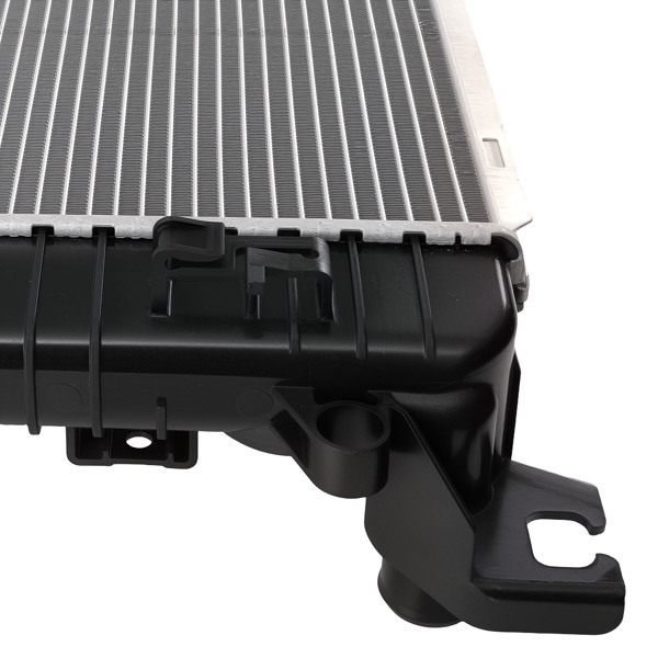 Automotive Radiator fit for Chevy Silverado/GMC Sierra 1500 4.3L V6 2014-18 A13396-7