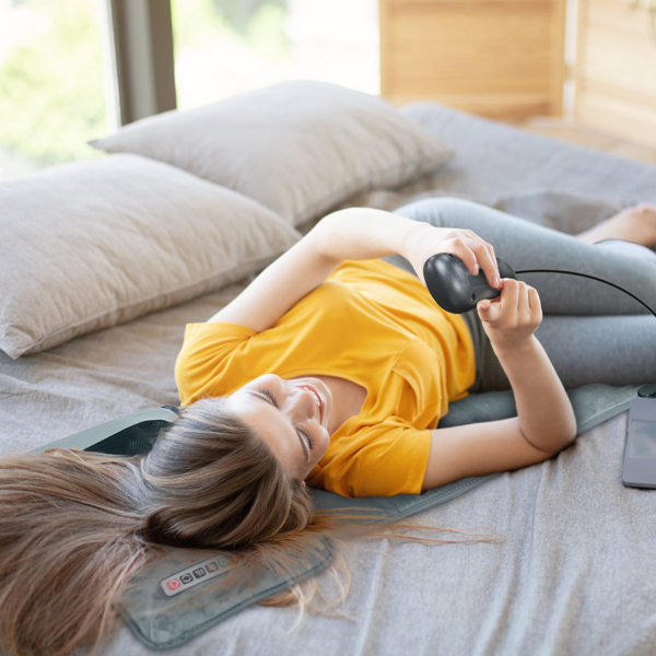 （物流随机发，自提可发加拿大）-全身按摩垫配颈部揉捏按摩器——10个精准按摩点+3档腰部加热，9种振动模式/9档速度，20节点颈部按摩（加热+3种模式），10-30分钟智能定时器，防滑底座，附赠收纳袋——父母的完美礼物-9