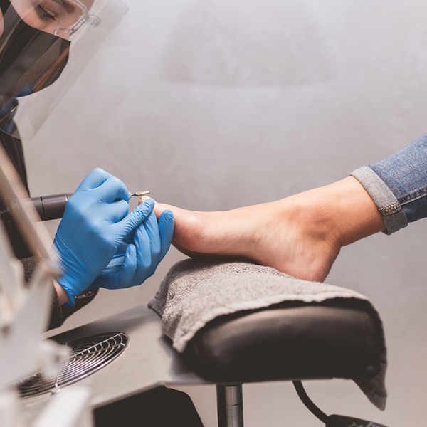 足部护理站座椅（含脚踏板及足浴盆），360度旋转可躺式足部护理椅，配备液压升降高度调节及头枕功能 - 黑色款-12