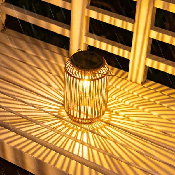 太阳能手工藤编手提灯笼 圆柱款-1