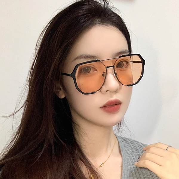 男女适用时尚太阳眼镜，防偏光，紫外线400-10